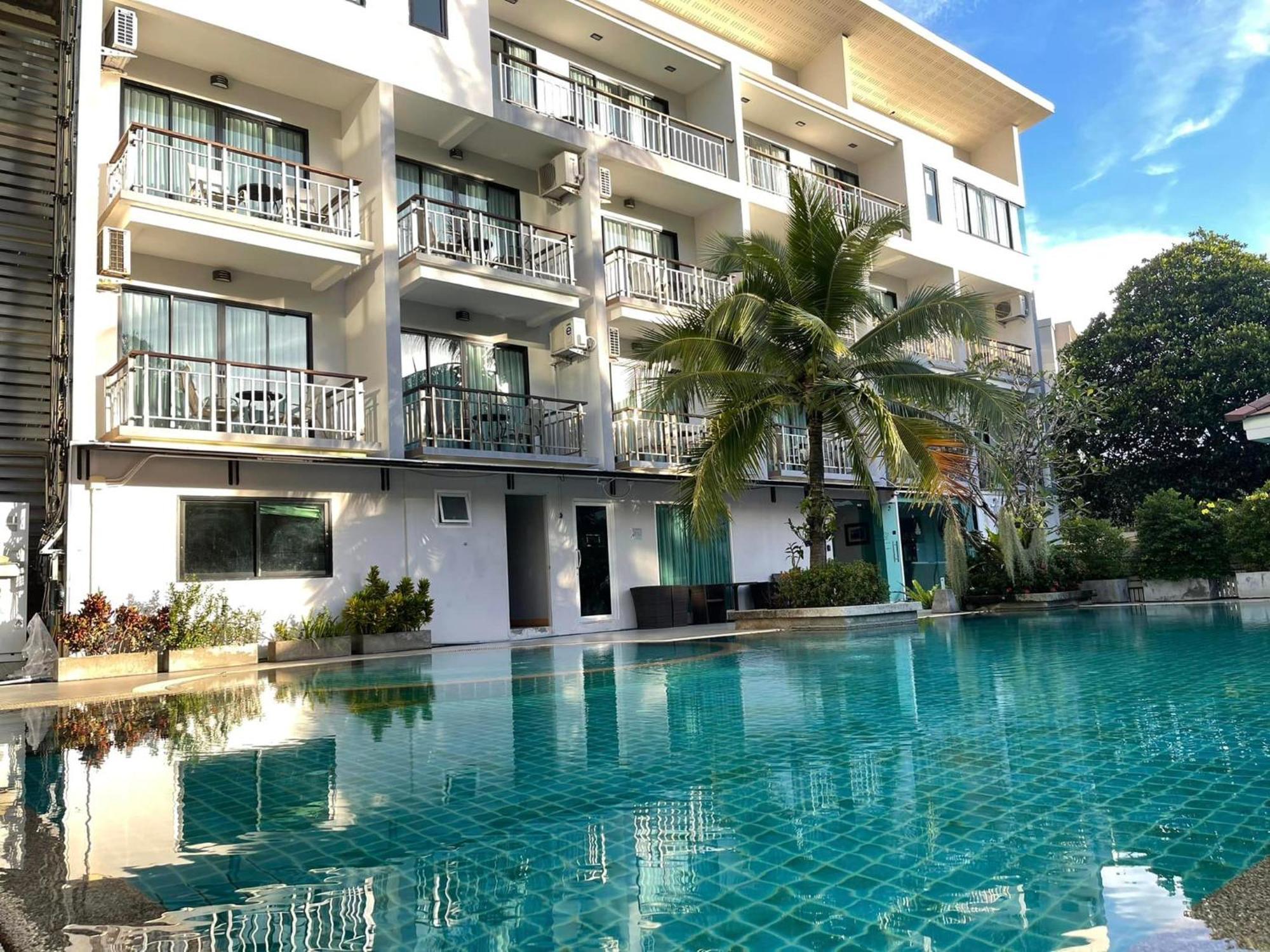 होटल Dipantai Boutique 4*