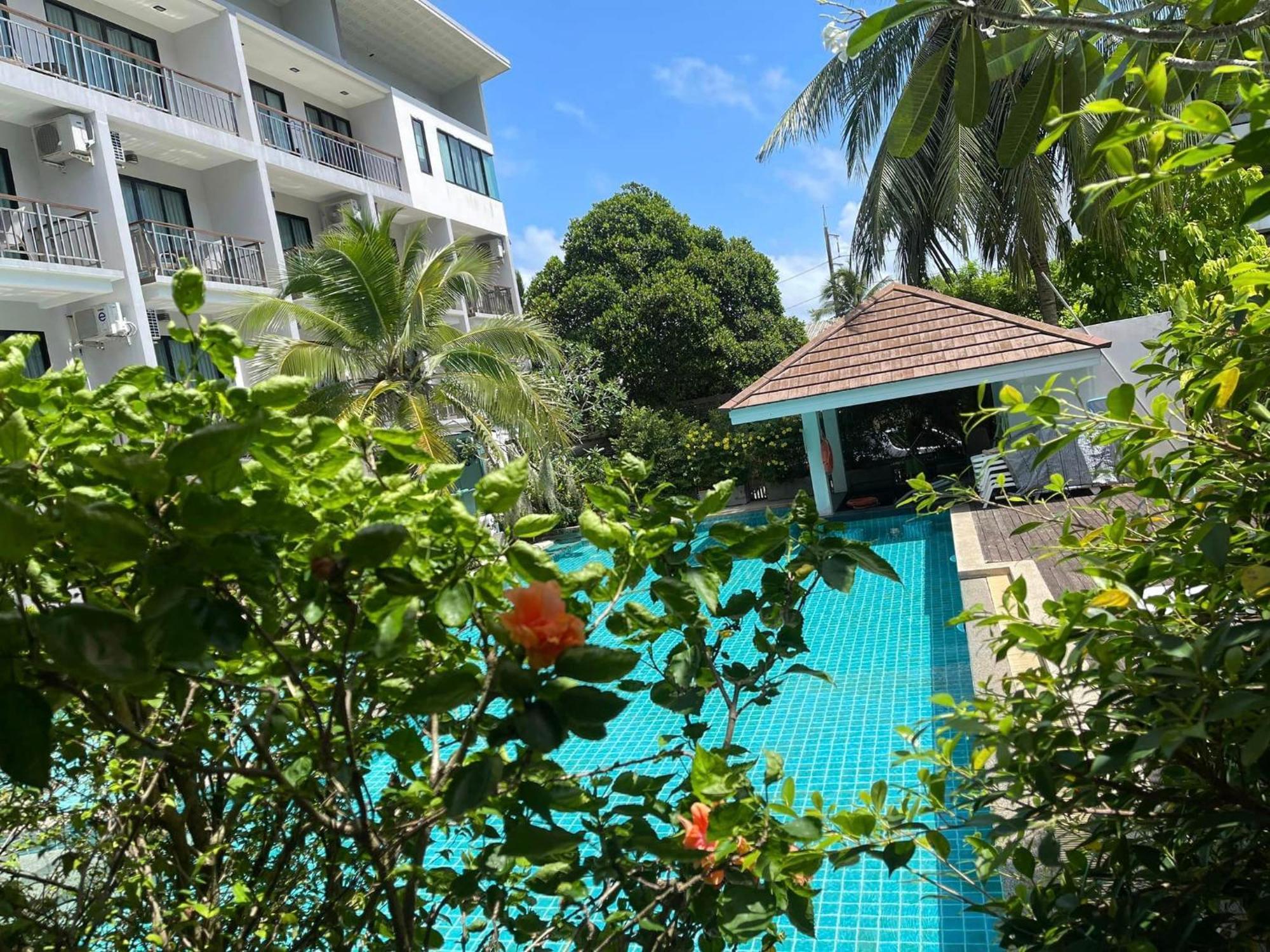 होटल Dipantai Boutique 4*